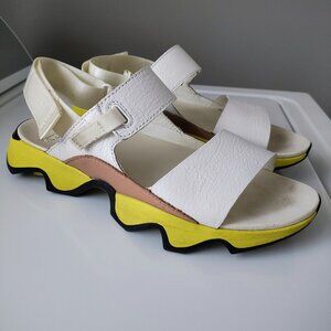 Sorel sandals like new size 9